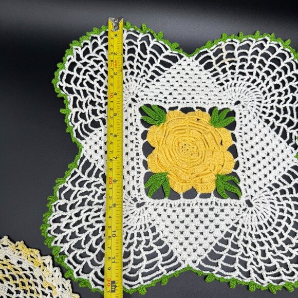 Vtg Crochet Doilies & Decor Floral Spring Basket Cottagecore Farm Table 5pc Set - Picture 9 of 16
